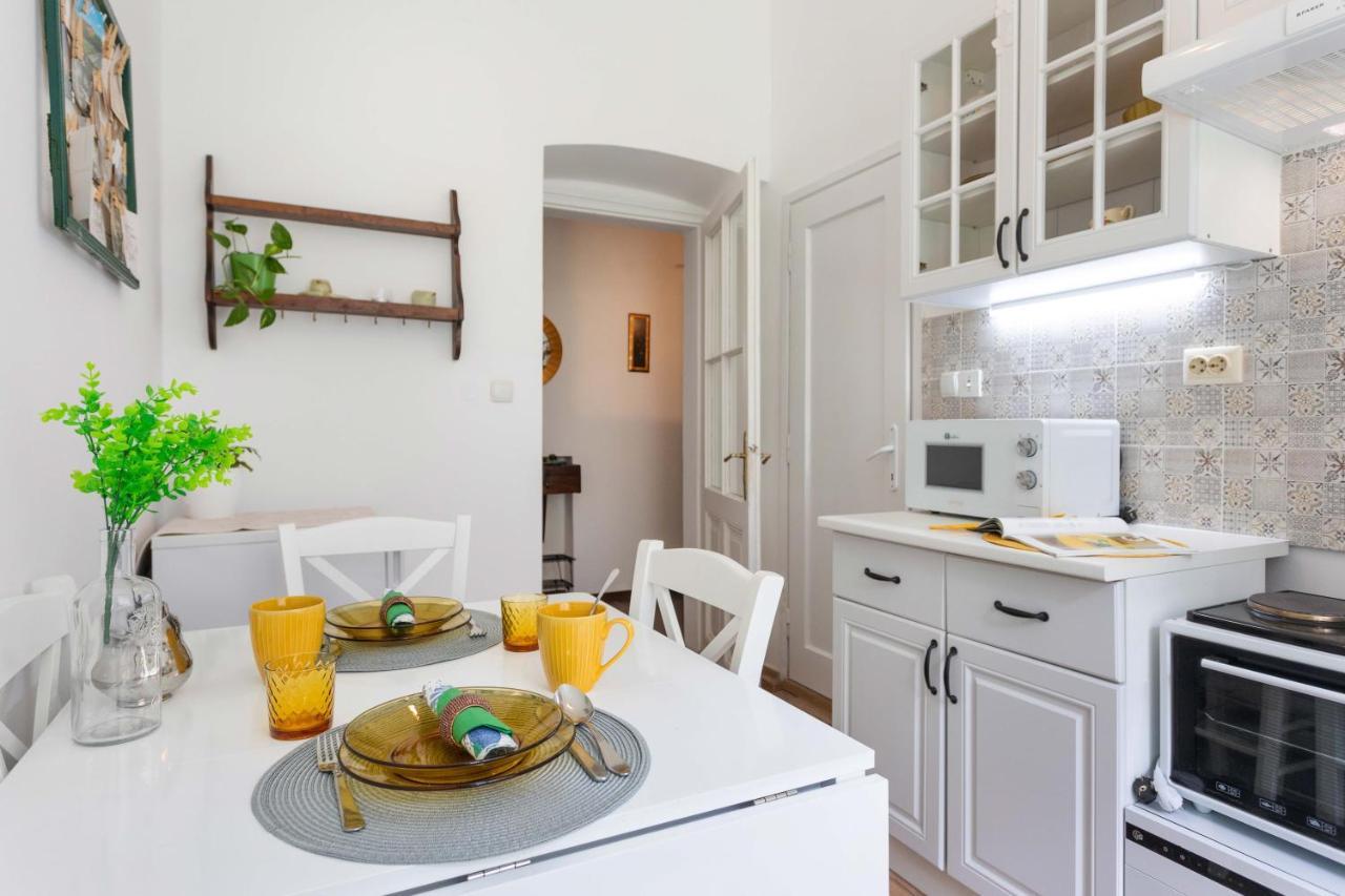 Cozy And Bright 1Bdr Apartment In The City Center! ซาเกร็บ ภายนอก รูปภาพ